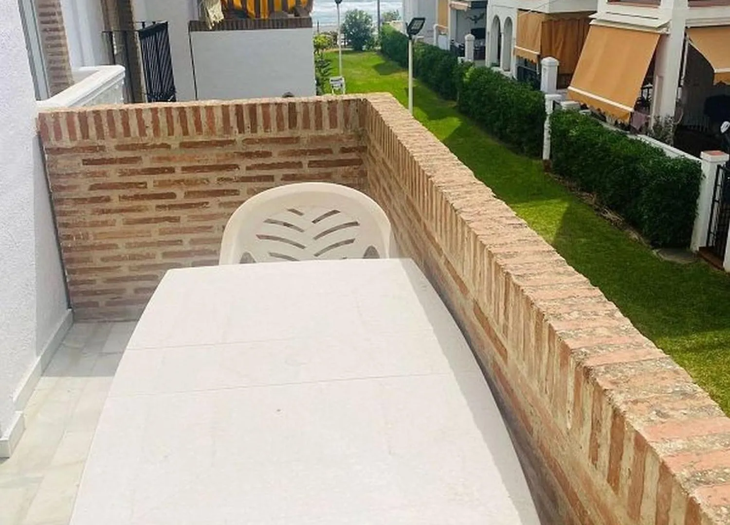 Laguna Beach De 2 Habitaciones Con Terraza Y Piscina Castillo Bajo